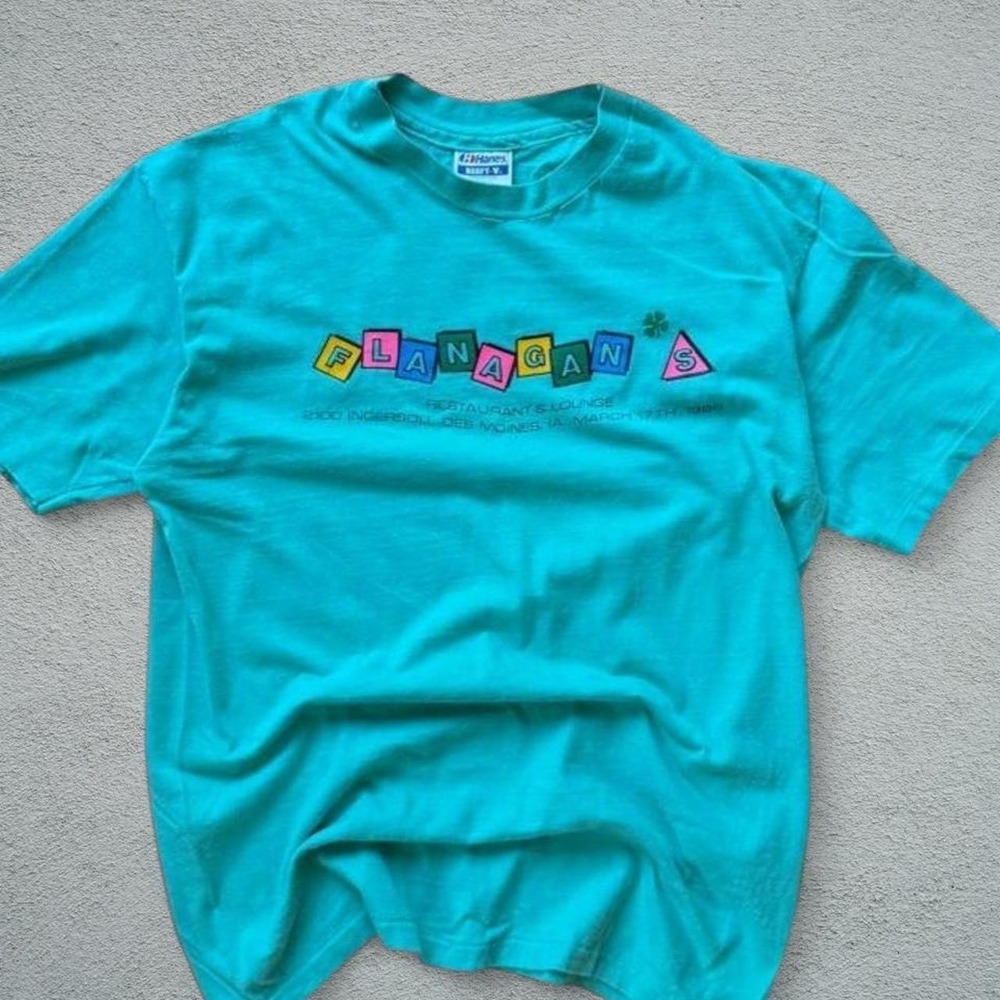 Vintage 1980s Hanes Flanagan's Restaurant T-Shirt Cyan L 42-44